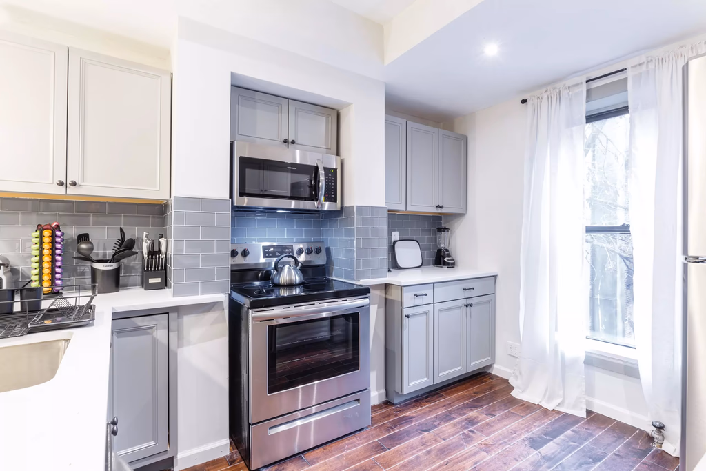 Kitchen full view